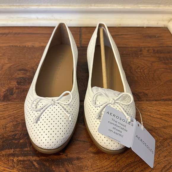 AEROSOLES Shoes - Aerosoles BNWT New In Box White Ballet Flats